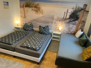 Image of Mainpark Apartment 4 Schlafzimmer bis zu 10 Personen direkt über AschaffApartment bei Aschaffenburg