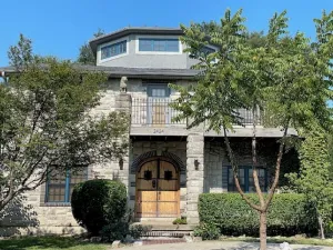 Image of KC Castle DOWNTOWN, 75\" TV, 5 STAR, Best FAM home, BEST LOCATION, 20% off 7nts