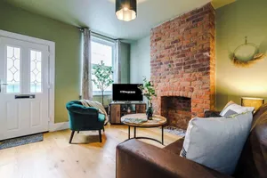 Image of Bright 2-bed cottage in Chester by 53 Degrees Property, ideal for Couples & Small groups, City Centre - Sleeps 6