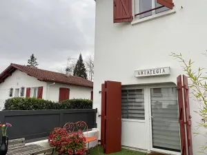 Image of Charmant T1 bis à Cambo-les-Bains avec terrasse, proche des thermes, pour 2 personnes - FR-1-495-94