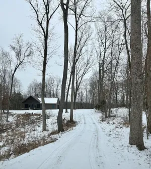 Image of New 2-bedroom \"Kentucky Country\" vacation home 10 minutes from Bowling Green