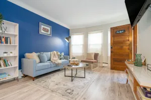 Image of Cozy 2- bedroom w\/ patio mins from Midway Airport