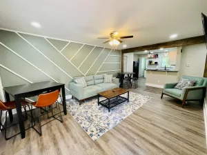 Image of ✶ Cozy 2 Bedroom 1 Bath Entire House ✶