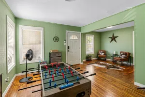 Image of Chalk Wall+Horseshoes+Foosball+BBQ+Covered Patio w\/lights+Games+Pancakes+Coffee