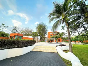 Image of Great Family condo on Beach with 3 pools