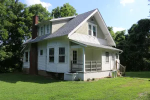 Image of Whole House, 5 minutes by car to OU, 2 Bedroom, 1.5 bath, Smart TV, FREE Wi-Fi
