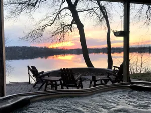 Image of Fantastic 5 + Bedroom Lake Home You Have to See!\nLicense # 1963