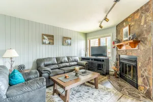 Image of Adorable Ski Getaway W\/ Free WiFi and Easy Access to the Slopes