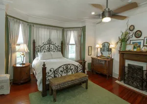 Image of In The Heart Of Apalachicola~Walk Everywhere~Green Envy Suite~Majestic Jewel Inn