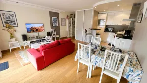 Image of 60 sq.m luxury apartment for 4-5 people, downtown and sea, near the beach, parking, WIFI Internet