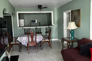 Image of Pet-Friendly Downtown Sarasota House-3BR\/2BA for Couples,Friends, Beaches 7mins