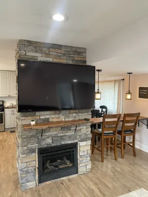 Image of Cabin in Lake Community