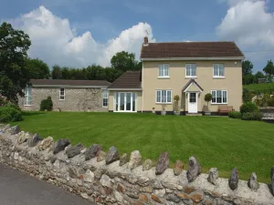 Image of Lower Wadden Farmhouse and Annexe