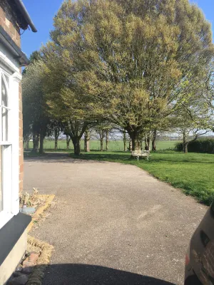 Image of Spacious Countryside \/ Suburban Retreat