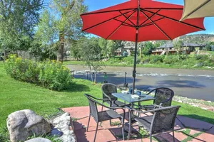 Image of Relaxing River's Edge Condo w\/ Private Beach, Fishing\/Boat Access, 33 mi 2 Aspen