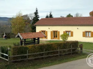 Image of Cozy Gîte with Garden, BBQ, Terrace, Fireplace & Garage - Perfect for Families