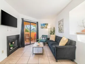 Image of Midtown, 2BR Condo, Pool, Near University of Arizona, Tucson AZ 🌵