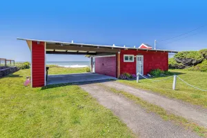 Image of Breakers - Ocean Front in downtown Yachats