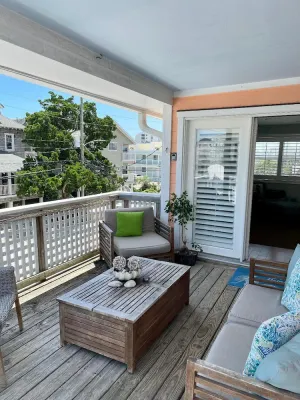 Image of 2 br\/1 ba on Lumina Ave - Steps from Everything!