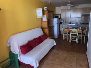 Image of Appartement T2, 4 Couchages, Terrasse, Jardinet, Parking, Proche Commerces et Plage, Le Barcarès - FR-1-81-298