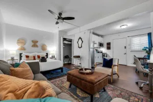 Image of Melrose Gem ~ Mins from Downtown