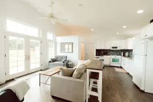 Image of King Bed, Zero Entry, Close to Town