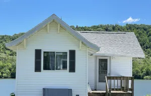 Image of Relaxing one bedroom cottage backs up to OH River