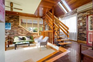 Image of Spacious 3-Bed Mid Century Home Near CBD