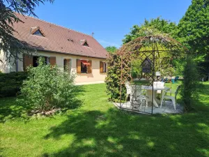 Image of Charming Countryside Home: Spacious, Modern, Ideal for Families, Near Haras National du Pin