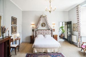 Image of Les Suites sarladaises, the Phenix suite