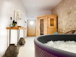 Image of LE CHALET DES LONES (Gîtes and SPA)