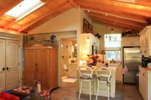 Image of Quiet wooded Guest Cottage