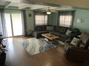 Image of Spacious House in the Heart of Melbourne  - 5 miles from beaches