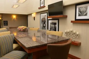 Image of Hampton Inn Springfield-South