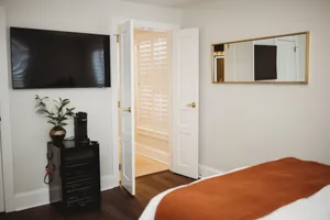 Image of Deluxe Guestroom-2 Queens  · The Jefferson Inn Rm. 14