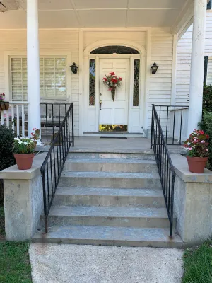Image of Spacious Upstairs Apartment in<br>Victorian Home