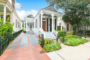 Image of Separate-Entrance Exclusive Use Guest Suite--steps to Magazine St. & St. Charles