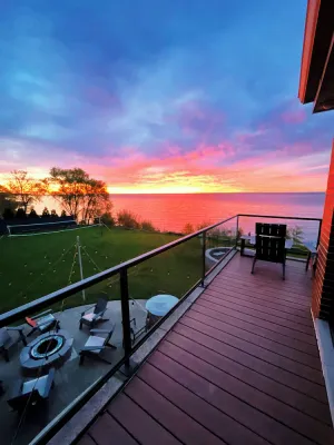 Image of The Retreat on Lake Michigan Spectacular 6 bd\/4bth 4000 sqft