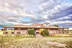 Image of Grand Canyon Ranch near South Rim with FREE EV-charging
