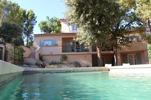 Image of Villa + absolute calm swimming pool in Châteauneuf de Gadagne Vaucluse