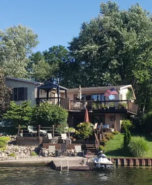 Image of Beautiful Waterfront Home on Baugo Bay