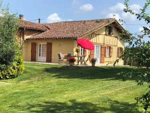 Image of Country house, enclosed garden.