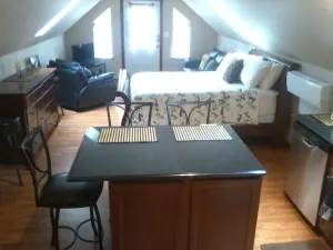 Image of 'The Old Rock Quarry Studio'  6 mi  N of OSU! Benton County Approved and Legal