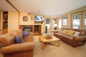Image of Ski-in Ski-out Winter Park Condo Sleeps 9