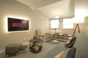 Image of Modern Private Unit - Mins away from Everything in Pasadena!