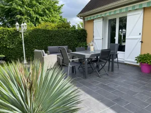 Image of Cozy House with Pool, Close to Le Mans, Parking Included