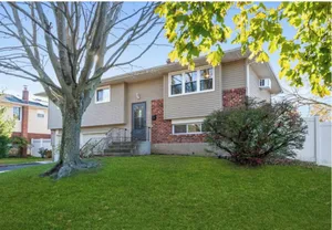 Image of 50% off 4bedrooms+2baths+living rooms+kitchen+dinning room+family room+ backyard