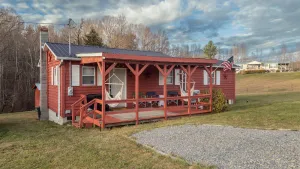 Image of The Rocky Mount: Cozy cabin atop The New River Gorge