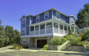 Image of Modern Manse Near Village of Arroyo Grande