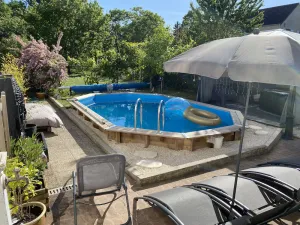 Image of 19th century bourgeois house with swimming pool and jacuzzi on the outskirts of Paris
